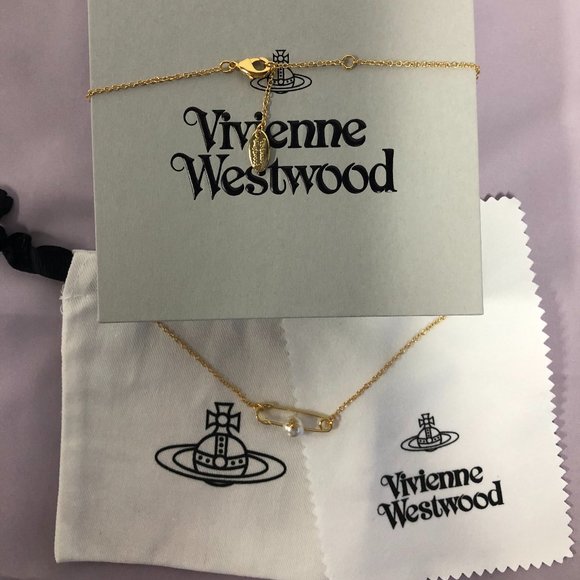 Vivienne Westwood Jewelry - Vivienne westwood pearl necklace